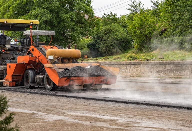 Asphalt paver machine