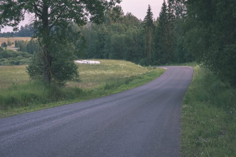 Aszfaltosok élete: Kemény munka és létfontosságú út